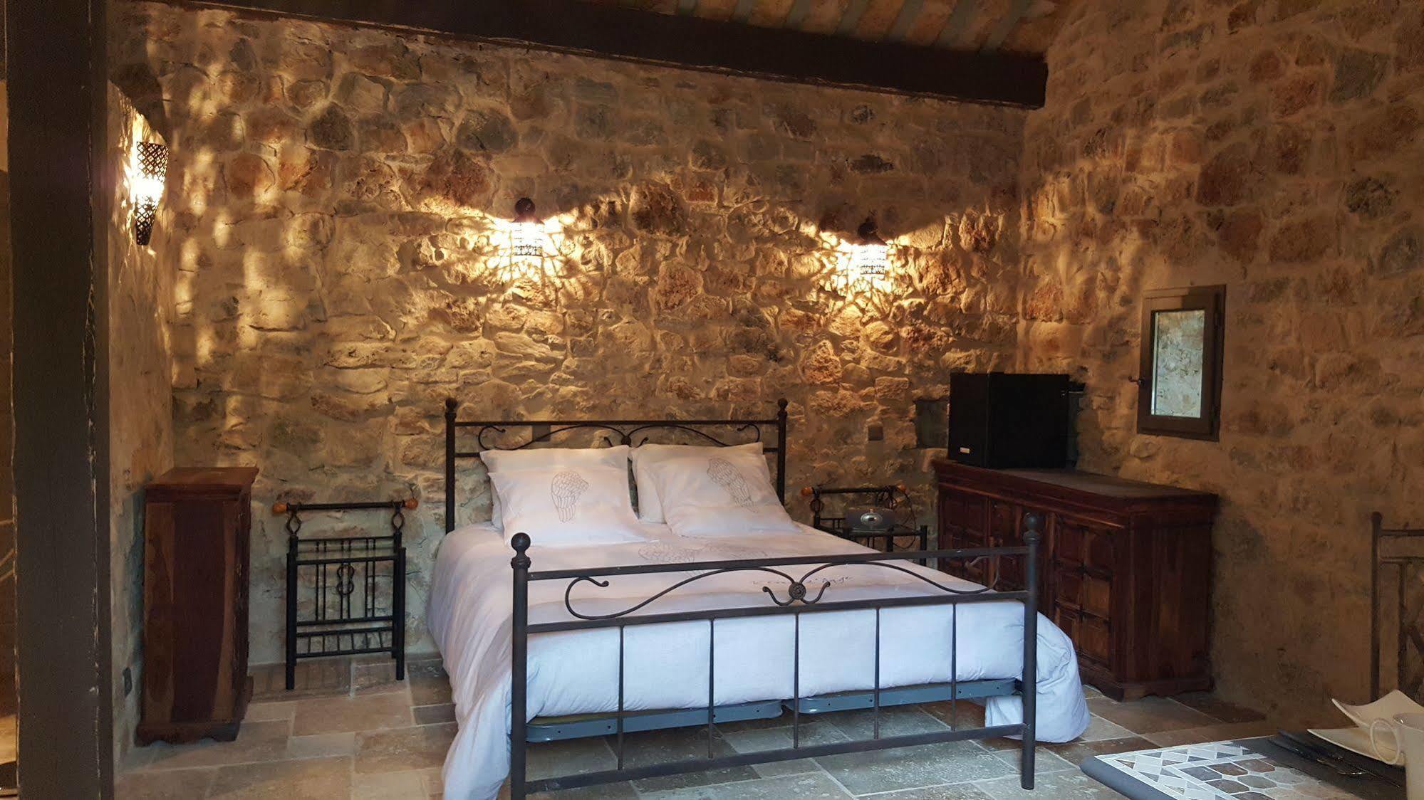 Le Donjon Des Combes Et Son Spa Fayence Zewnętrze zdjęcie